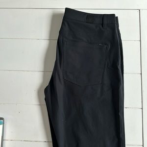 Vuori Meta pant, 32x32, blue. Never worn, only sat in the closet.
